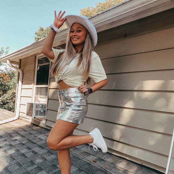 juliamatthews25